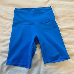 *Like New* Lululemon Wunder Under Train High-Rise 6”Short - Size 4